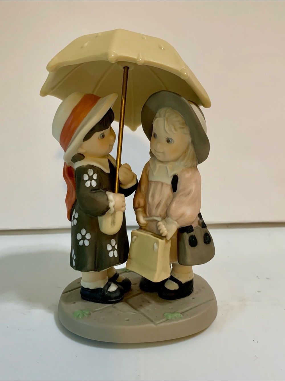 NBM Bahner Studios AG
1999 I PROMISE YOU SHELTER FROM THE RAIN 630411 Vintage